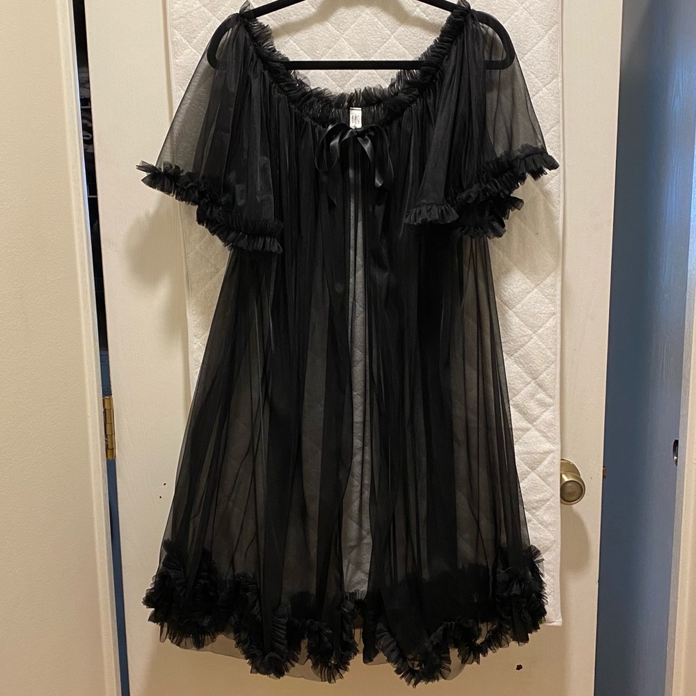 Dotties Delights short sheer dressing robe boudoir pin up pegnoir lingerie